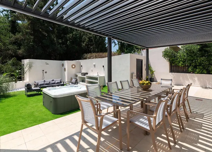 Diverso * Koskinou (Rhodes)